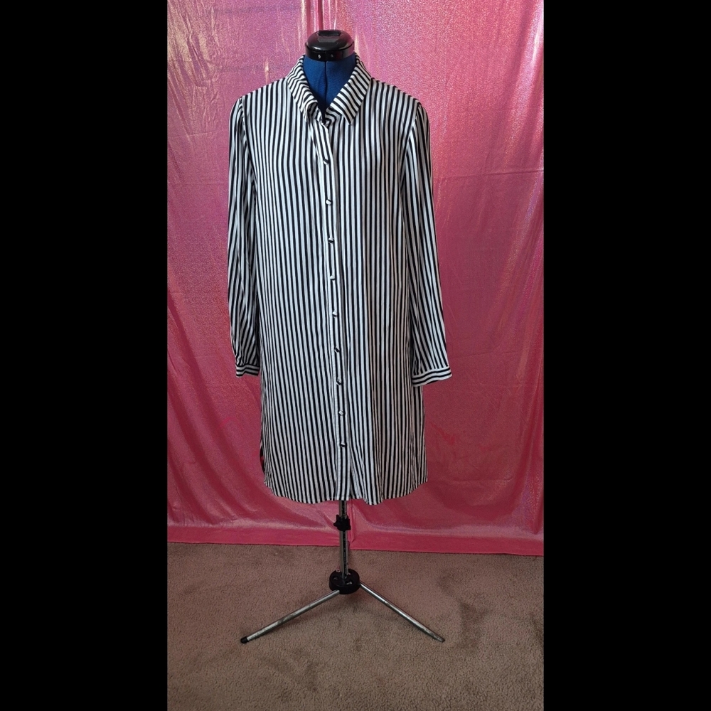 Black and White Striped Long Shirt - Picture 3 of 14